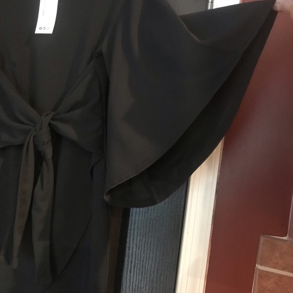 Dress with tie front - Picture 2 of 4